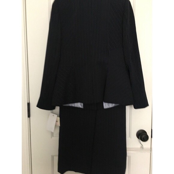 2pc Liz Claiborne Women's Blue Pinstriped Pant Suit Size 4 Jacket & Pants - Picture 6 of 12